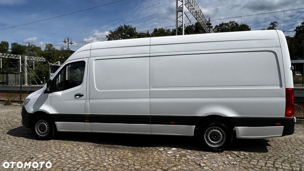 Mercedes-Benz Sprinter 319 - 8