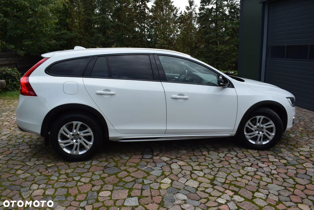 Volvo V60 Cross Country - 15