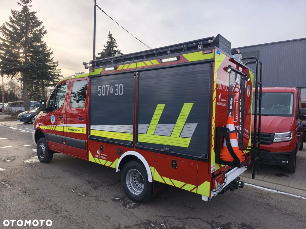 Mercedes-Benz Sprinter 4x4 - 6