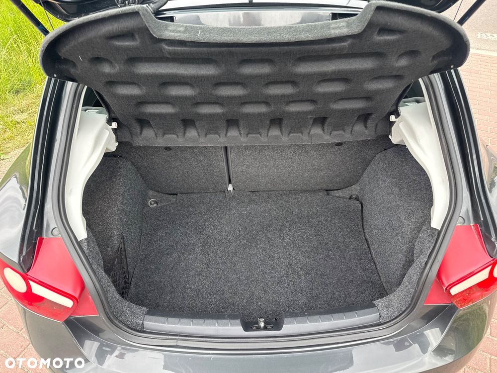 Seat Ibiza SC 1.6 16V Sport - 10