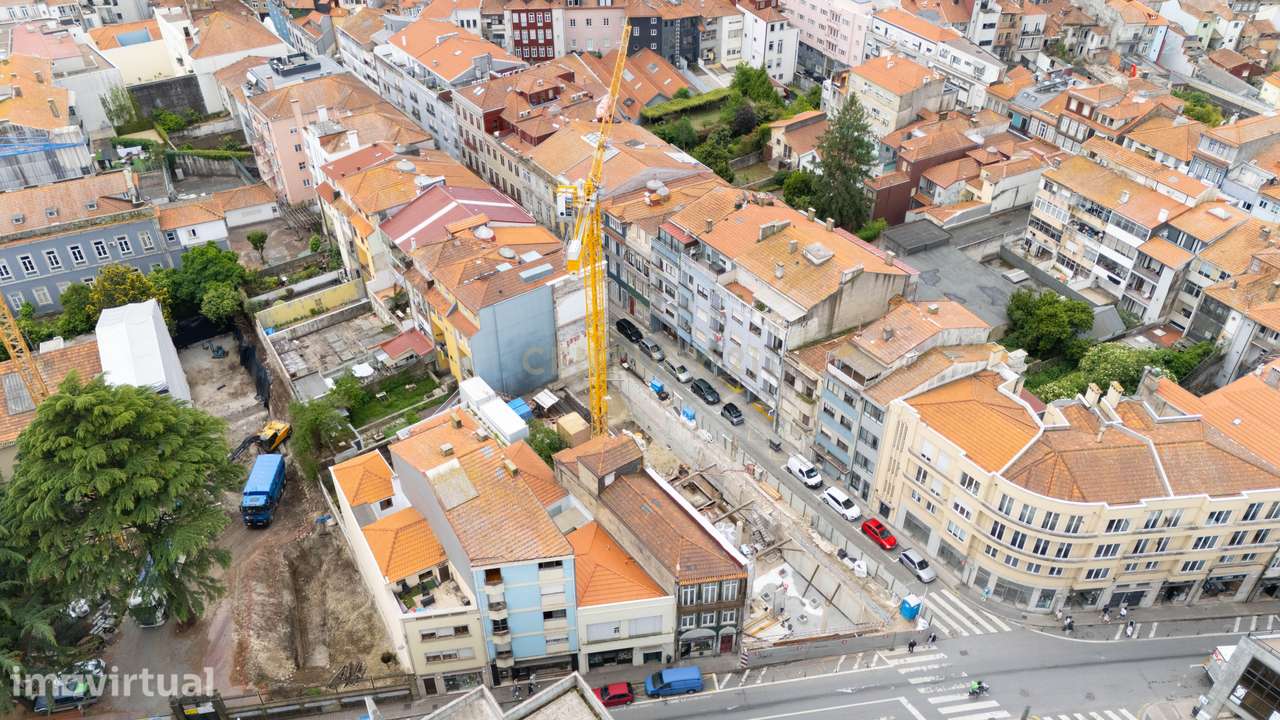 Prédio no centro do Porto com potencial construtivo. - Grande imagem: 3/10