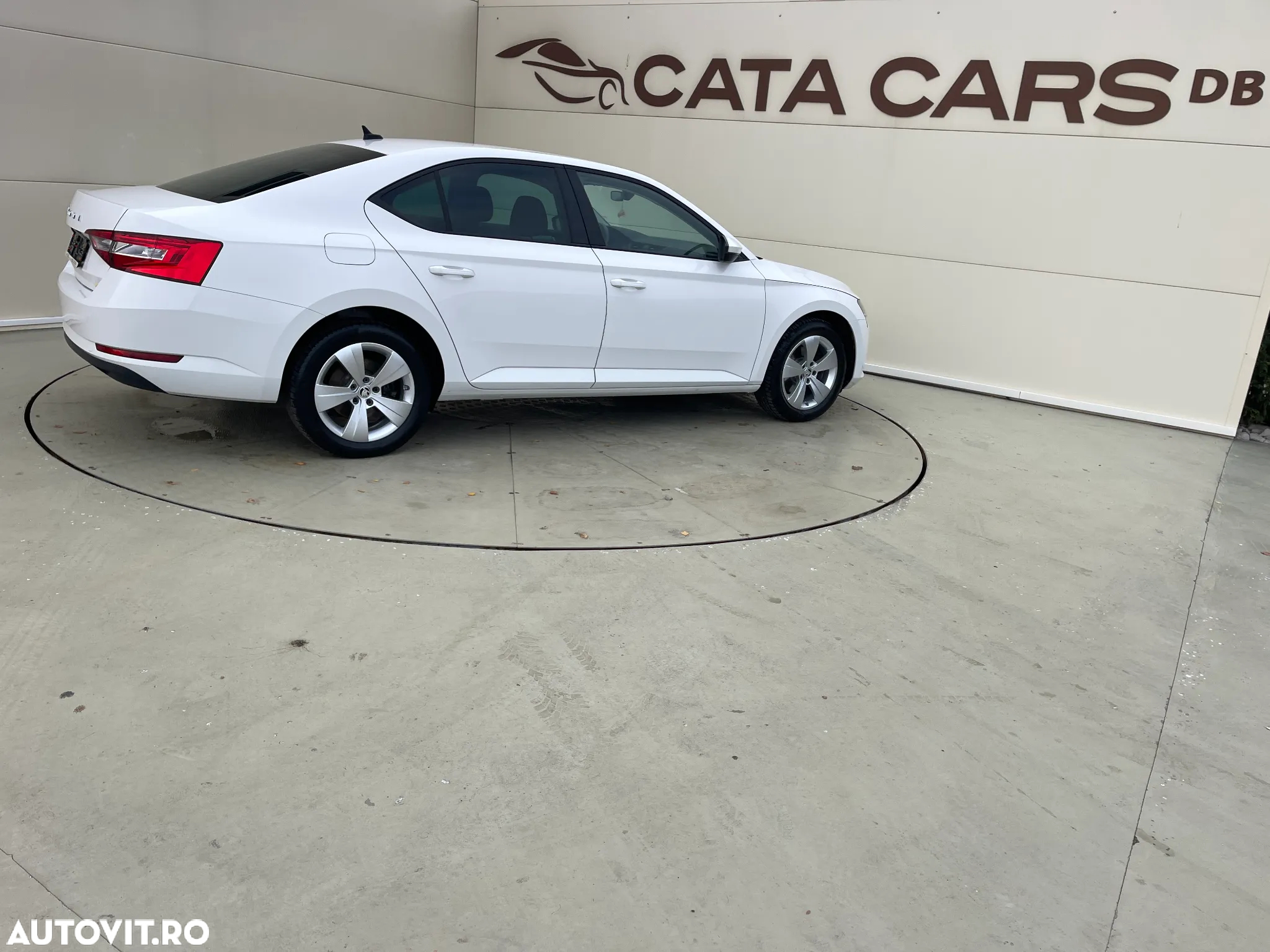 Skoda Superb 2.0 TDI DSG Ambition - 16