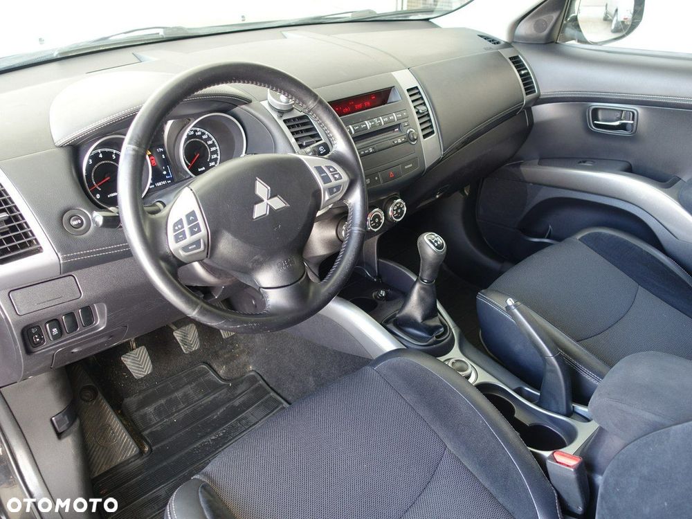 Mitsubishi Outlander 2.4 4WD Invite - 13