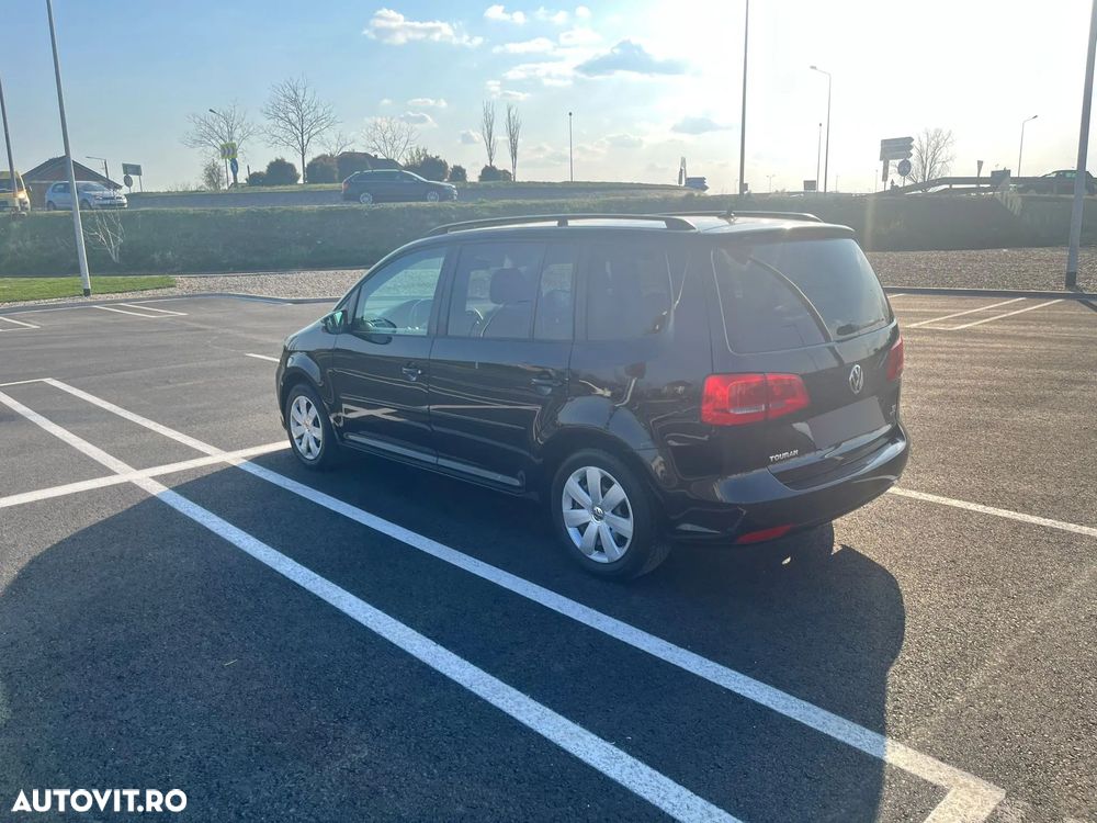 Volkswagen Touran - 4