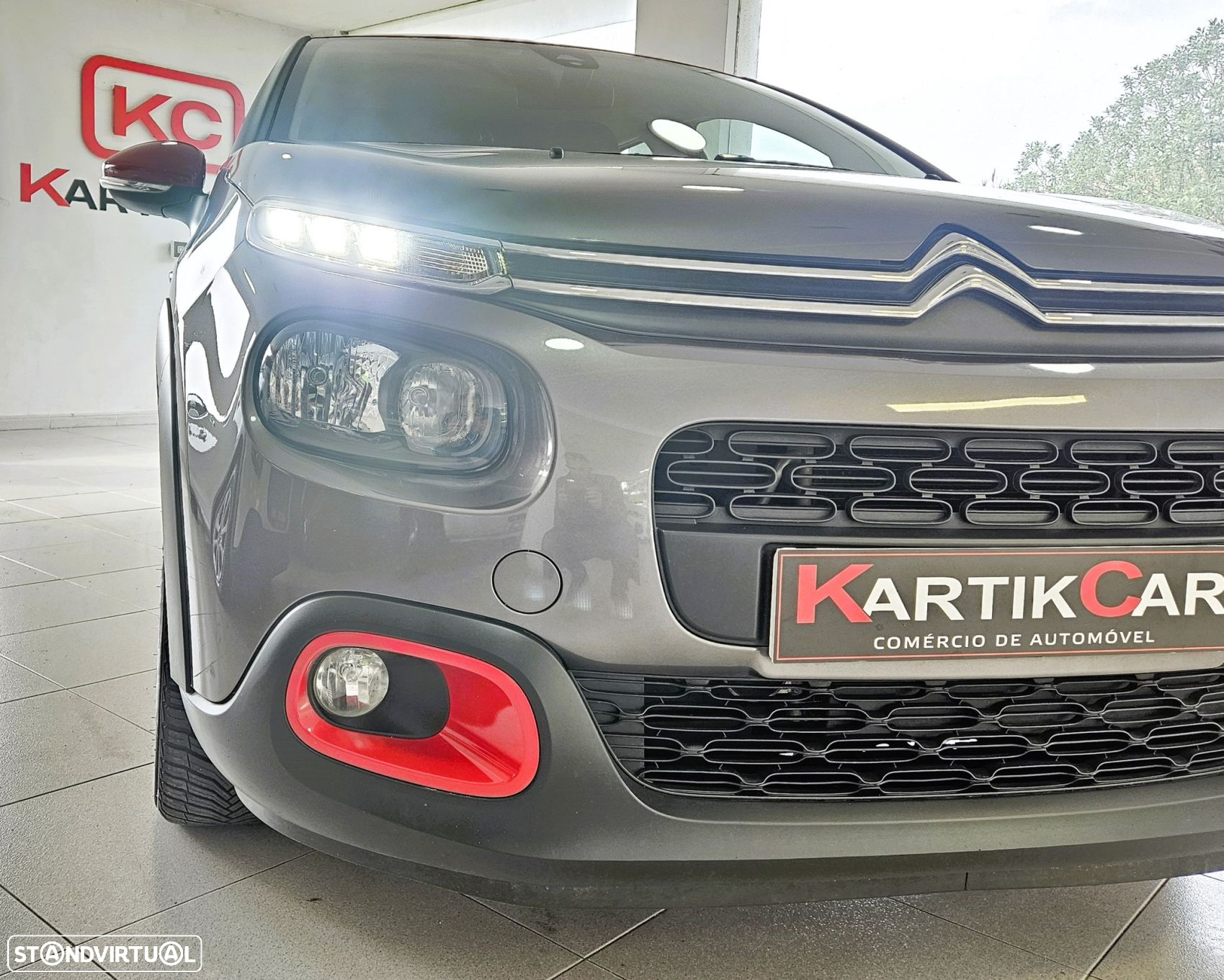 Citroën C3 1.2 PureTech Shine - 10