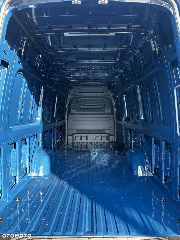 Mercedes-Benz Sprinter - 31