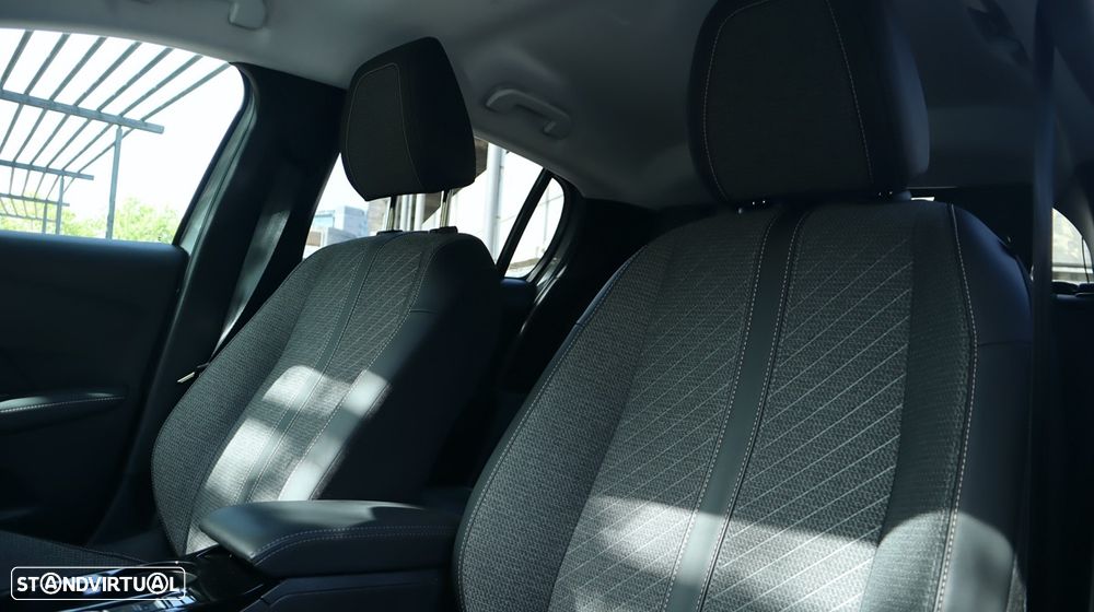 Peugeot 208 1.2 Hybrid Allure e-DCS6 - 39