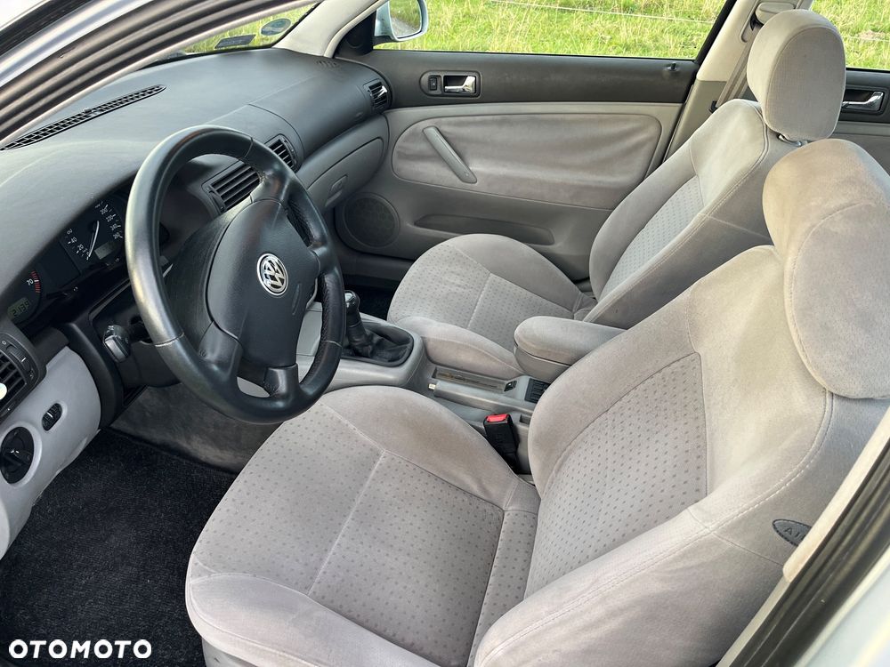 Volkswagen Passat 1.8T Comfortline - 17