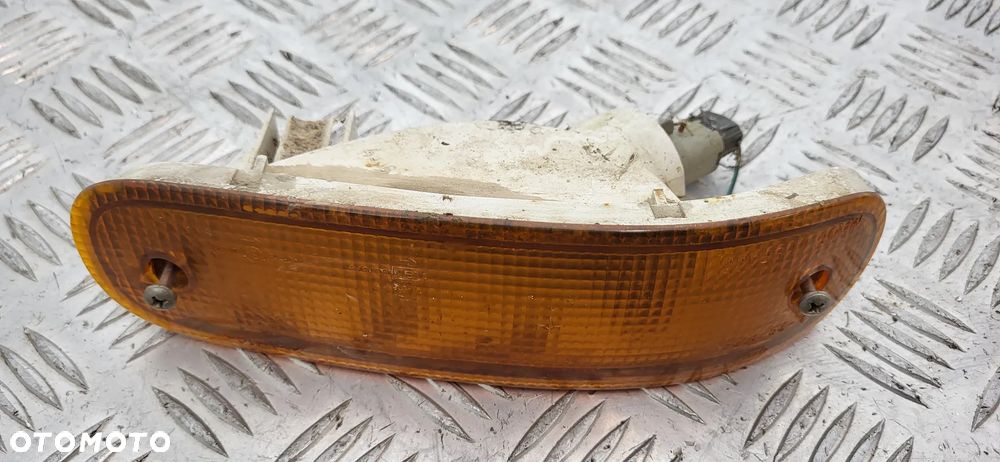 Nissan Terrano II Kierunkowskaz Zderzaka Prawy Przód - 5