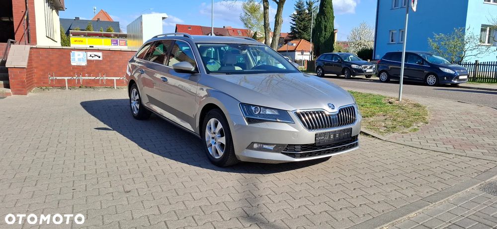 Skoda Superb 2.0 TDI Premium Edition - 3
