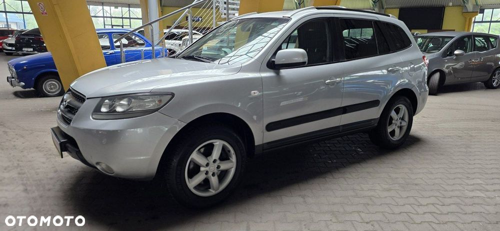 Hyundai Grand Santa Fe - 4