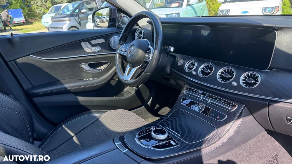 Mercedes-Benz E 300 Aut. - 32