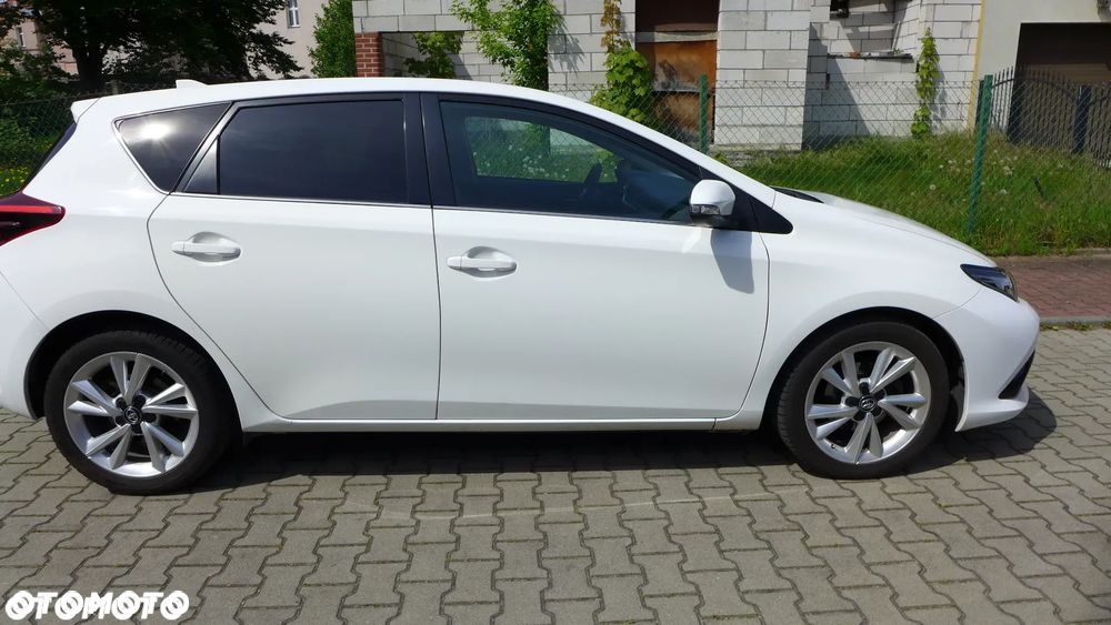 Toyota Auris 1.2 T Prestige MS - 3