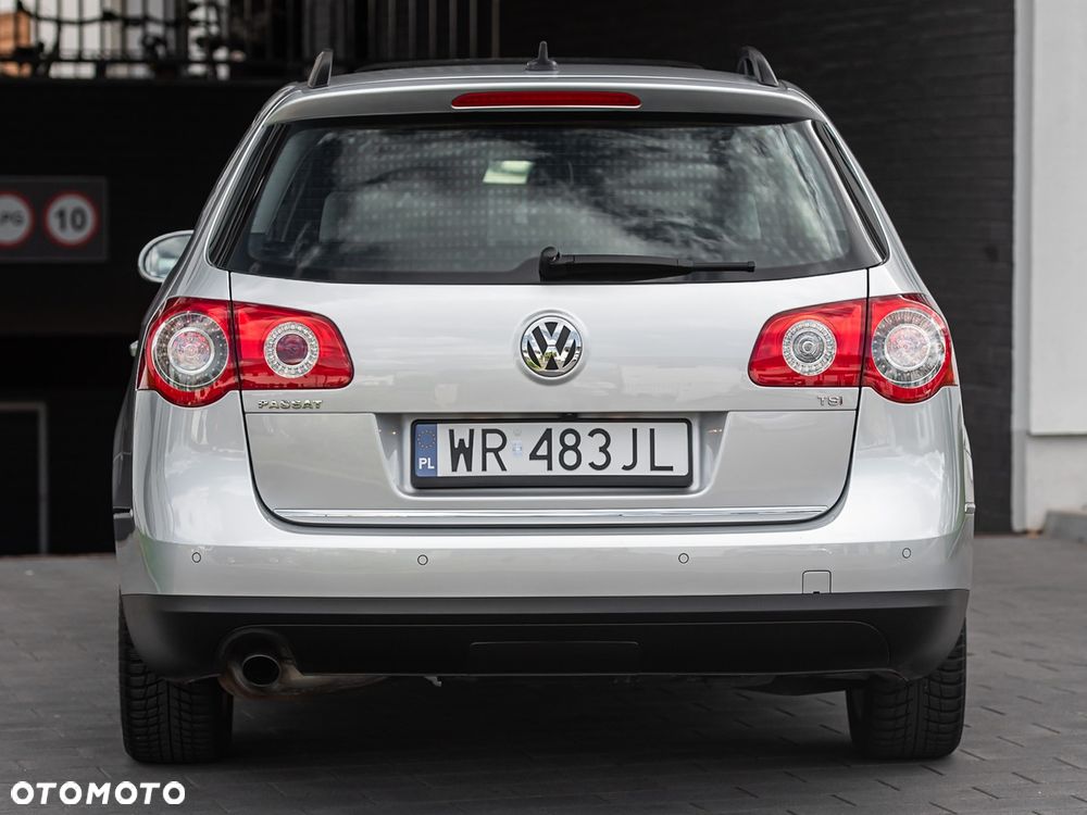 Volkswagen Passat - 11