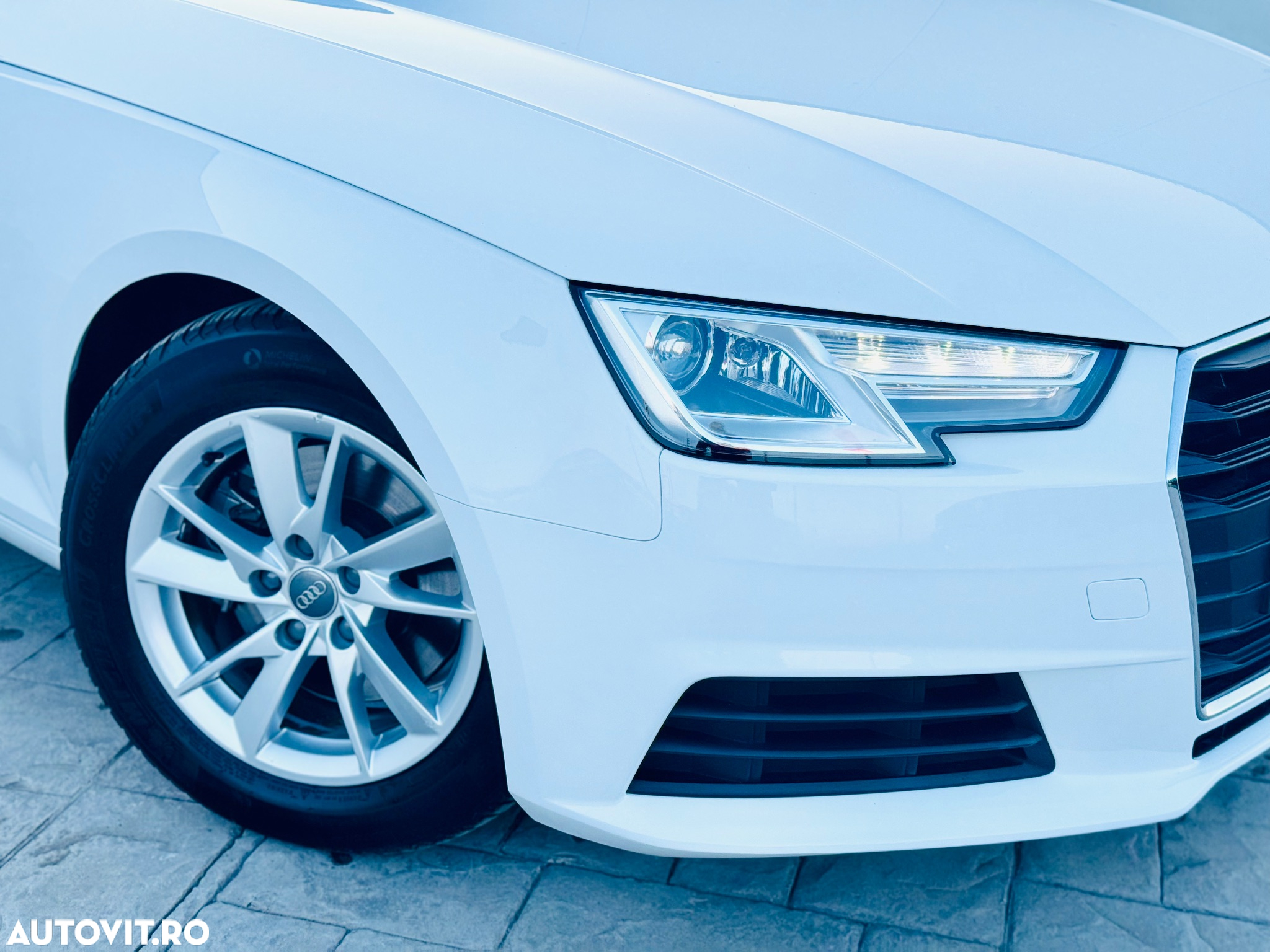 Audi A4 2.0 TDI DPF clean diesel multitronic Ambition - 14