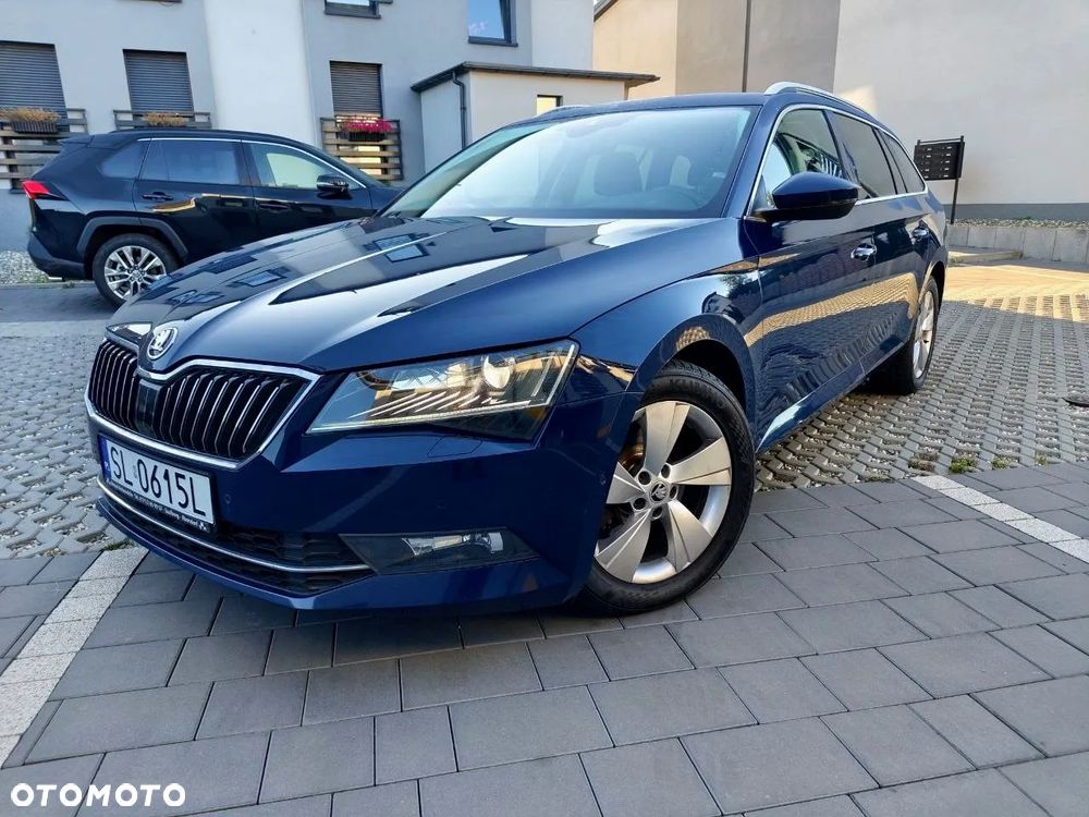 Skoda Superb 2.0 TDI Premium Edition - 33