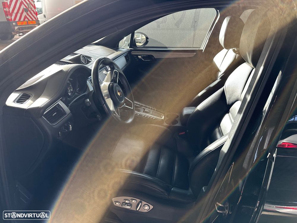 Porsche Macan Turbo - 8