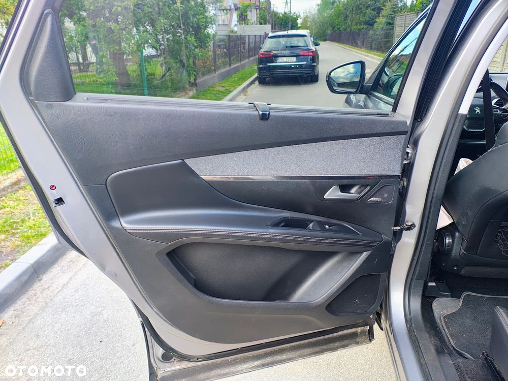 Peugeot 5008 - 19