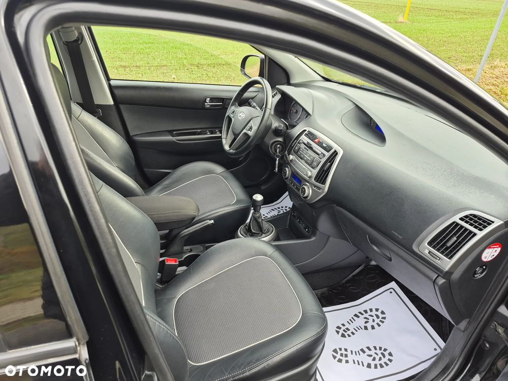 Hyundai i20 1.2 Fifa World Cup Edition - 9