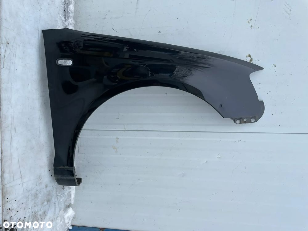 BŁOTNIK PRAWY PRZÓD AUDI A3 8P LY9B - 1