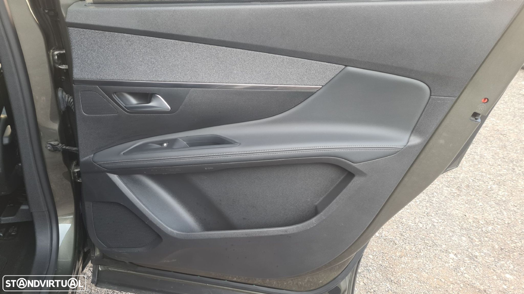 Peugeot 5008 1.5 BlueHDi Allure EAT8 - 49
