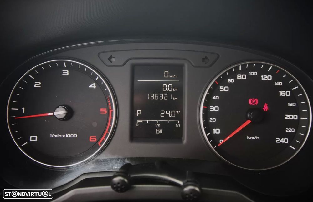 Audi A1 1.6 TDI Advance S-Tronic — fotografia 13