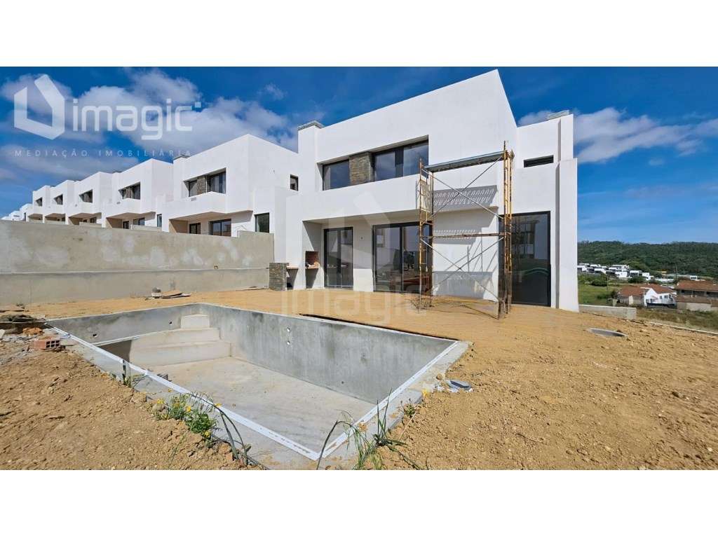 Moradia T4 nova com piscina e de Design moderno, em Mafra. - Grande imagem: 2/28