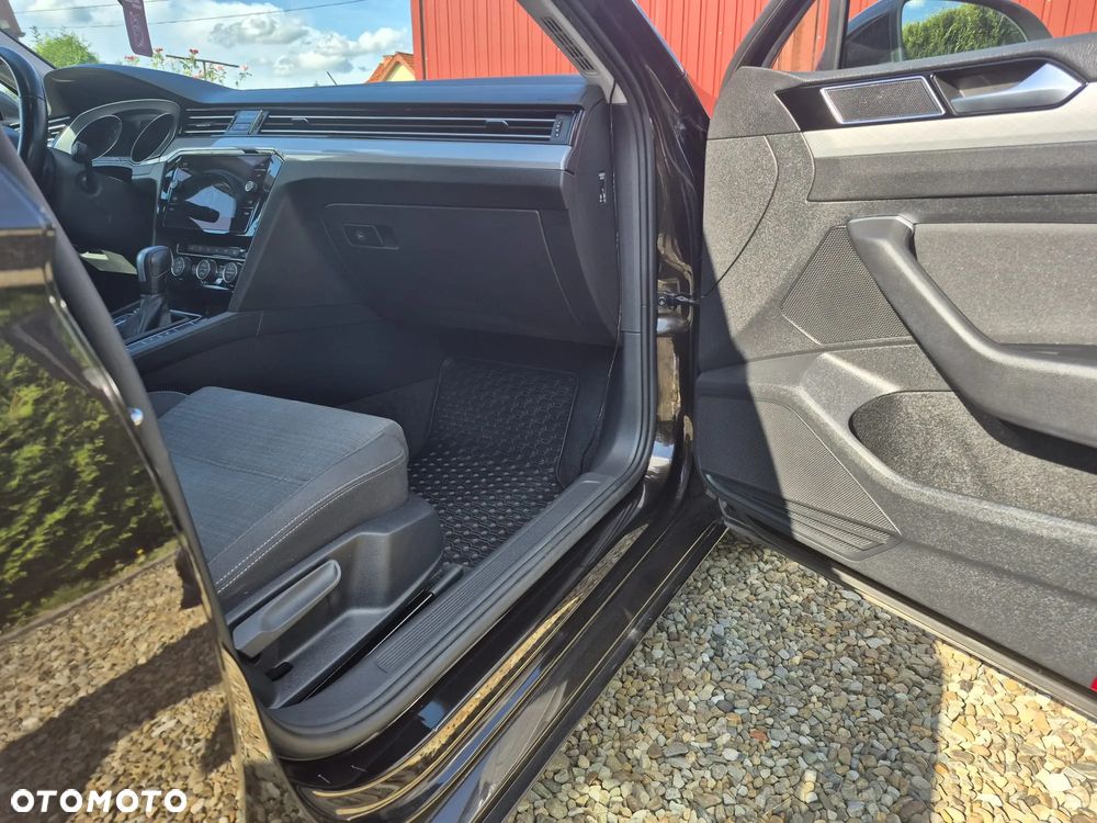 Volkswagen Passat 2.0 TSI Business DSG - 12