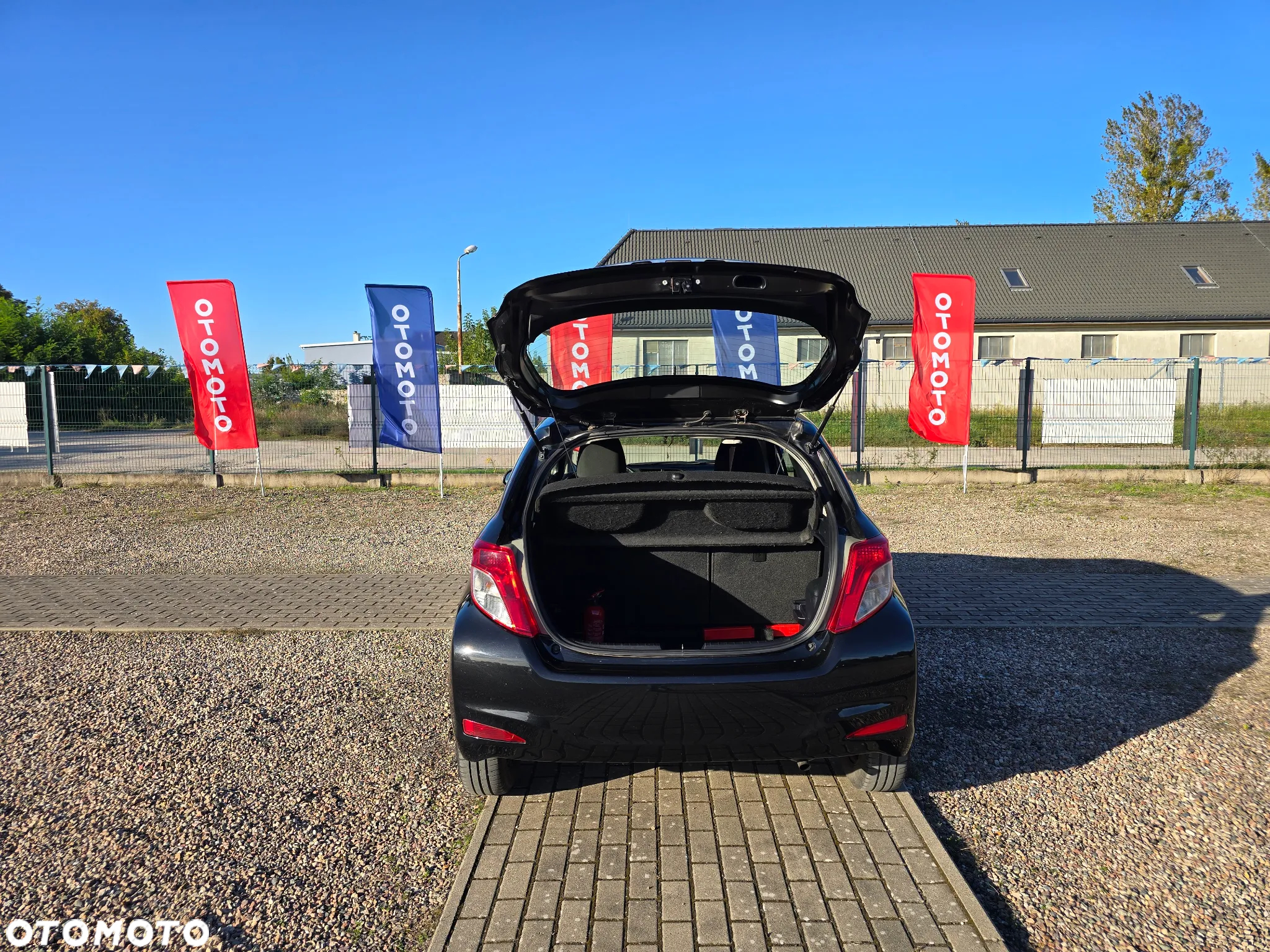 Toyota Yaris 1.0 Luna - 11