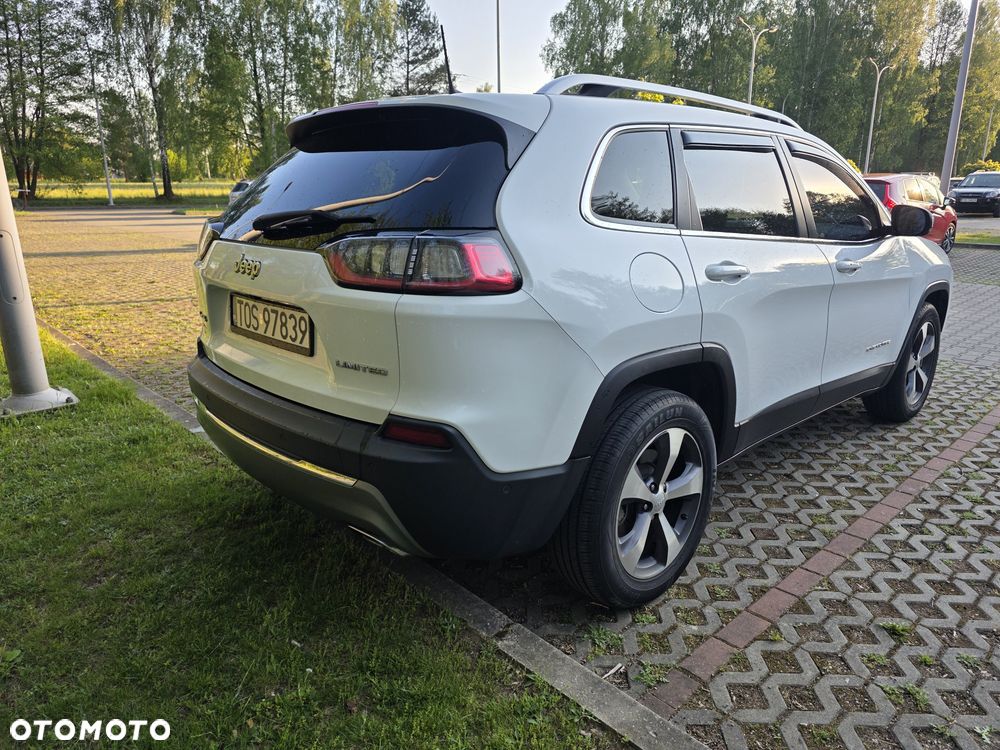 Jeep Cherokee - 4