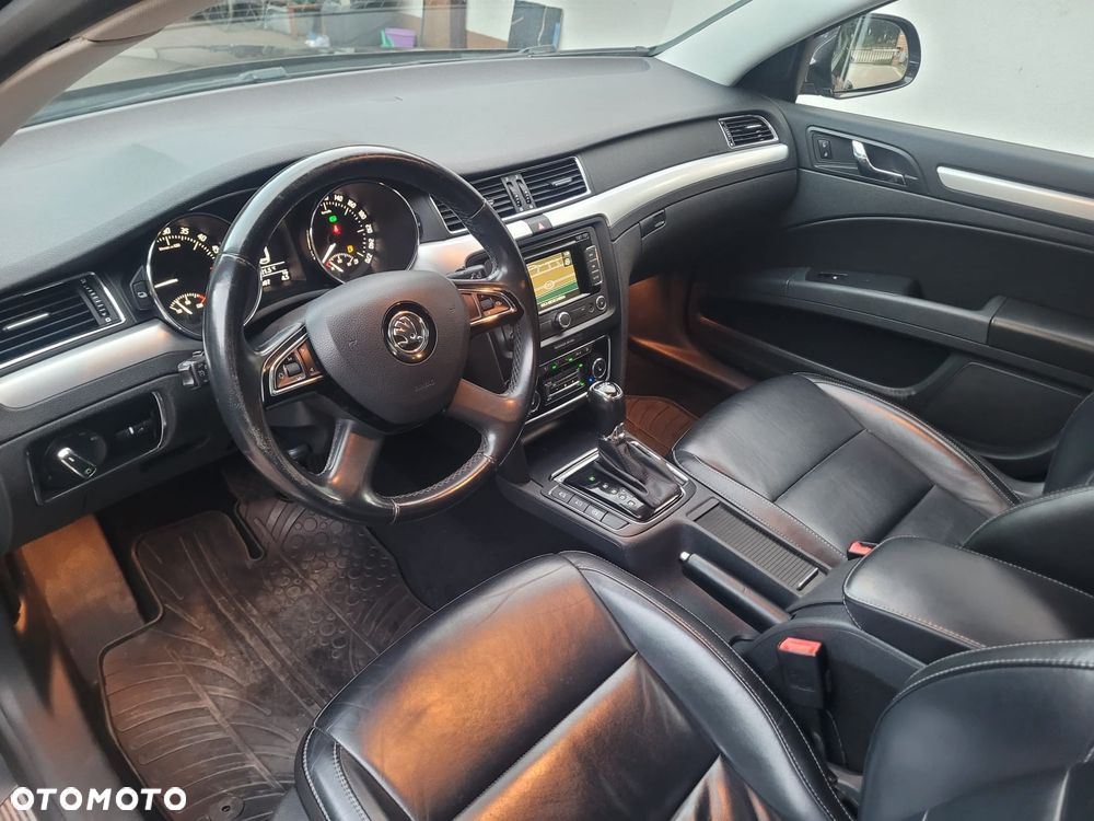 Skoda Superb 2.0 TDI DSG Elegance - 38