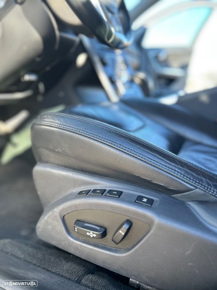 Volvo V60 D6 Plug-In-Hybrid AWD Geartronic Summum - 11