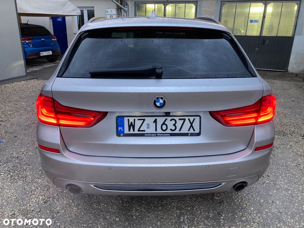 BMW Seria 5 520d Sport Line - 17