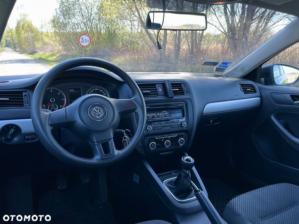 Volkswagen Jetta 1.6 TDI Comfortline - 8