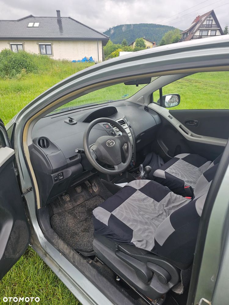 Toyota Yaris 1.0 Terra - 8