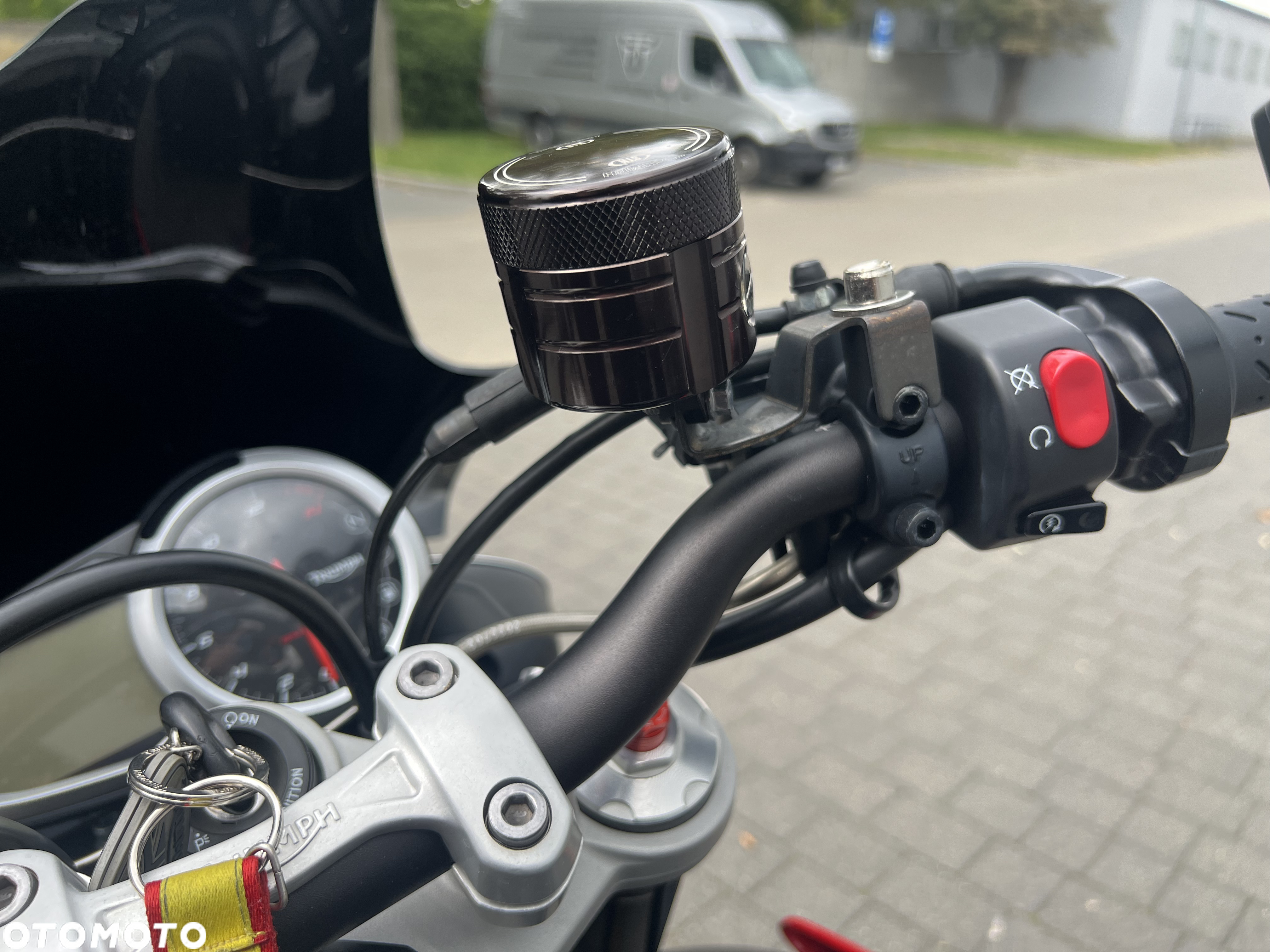 Triumph Street Triple - 12