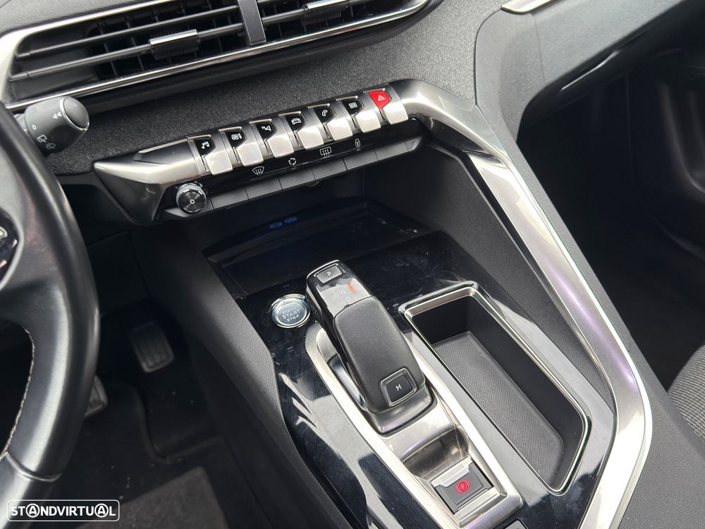 Peugeot 3008 1.2 PureTech Allure Pack EAT8 - 26