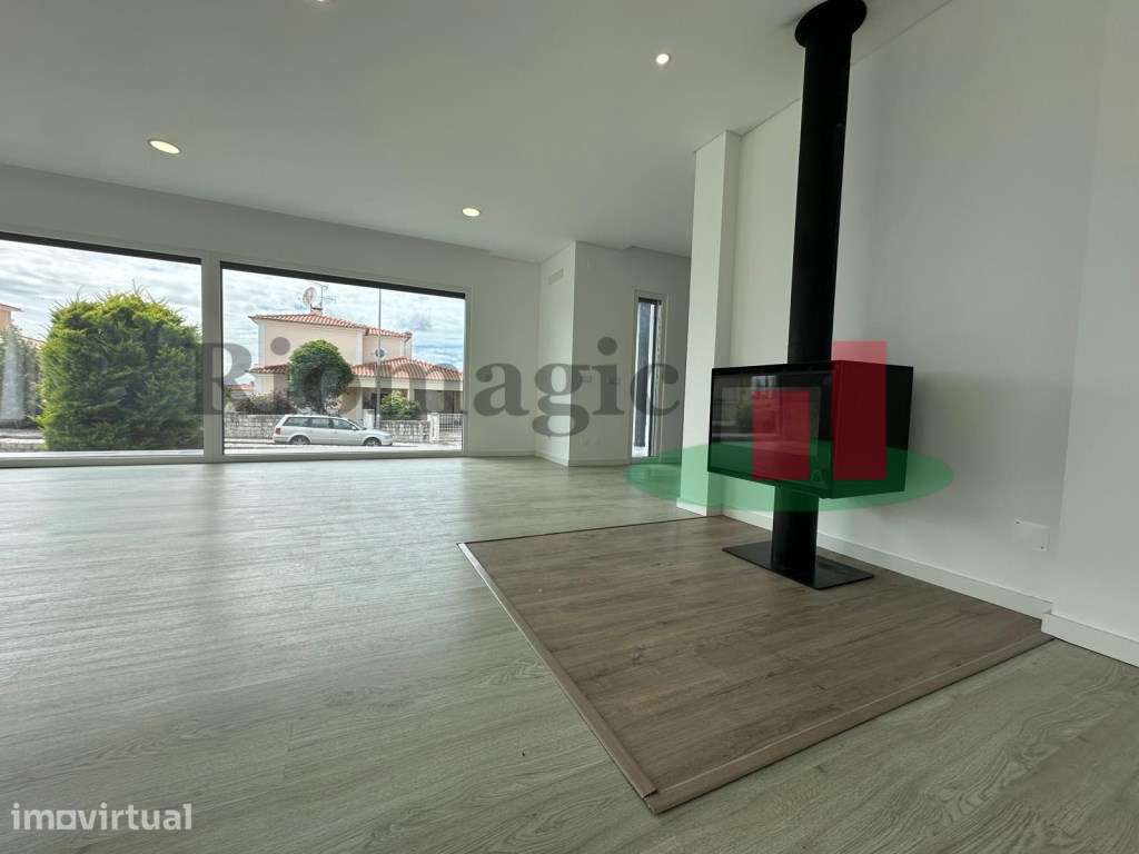 Moradia V4 na Urbanização Colina Verde - Caldas da Rainha - Grande imagem: 4/34