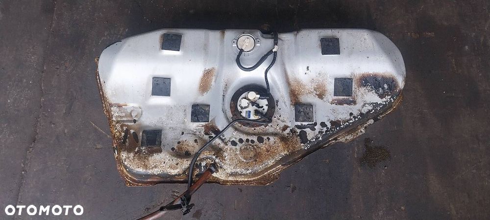 BAK ZBIORNIK PALIWA + POMPKA METALOWY TOYOTA COROLLA E12 1.6 16V - 1