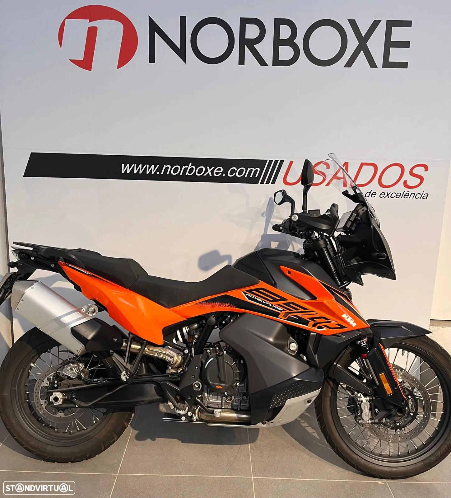 KTM 890 - 1
