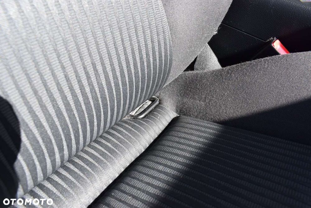 Audi A4 Limousine 2.0 TDI DPF Ambiente - 33