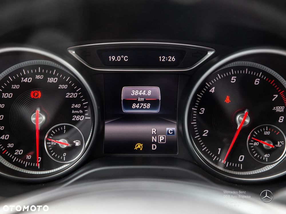 Mercedes-Benz GLA 200 7G-DCT Urban - 27