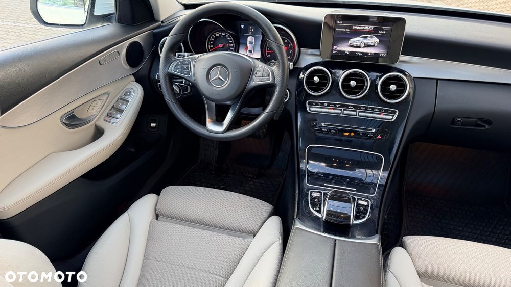 Mercedes-Benz Klasa C 180 9G-TRONIC - 32