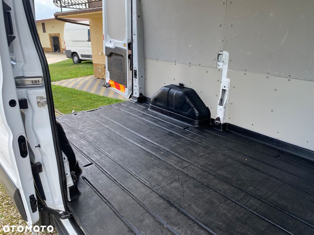 Ford TRANSIT, zakupiony w salonie w Rzeszowie, serwisowany, bezwypadkowy - 19