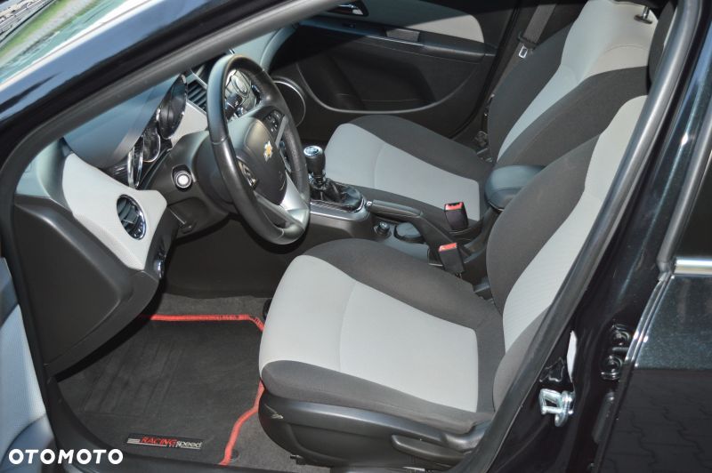 Chevrolet Cruze - 14