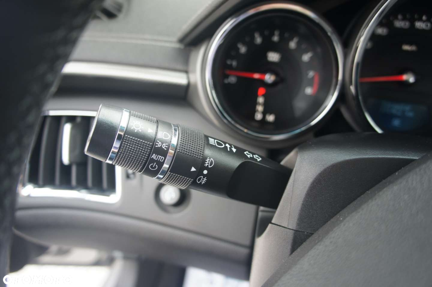 Cadillac CTS - 14