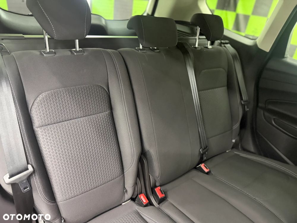 Ford Kuga - 31
