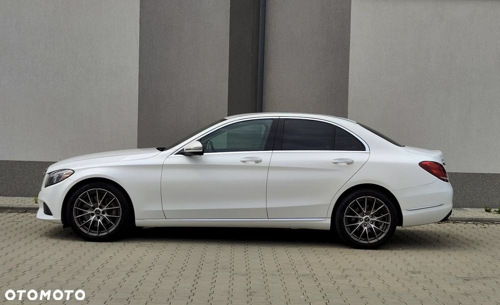 Mercedes-Benz Klasa C 300 7G-TRONIC - 9