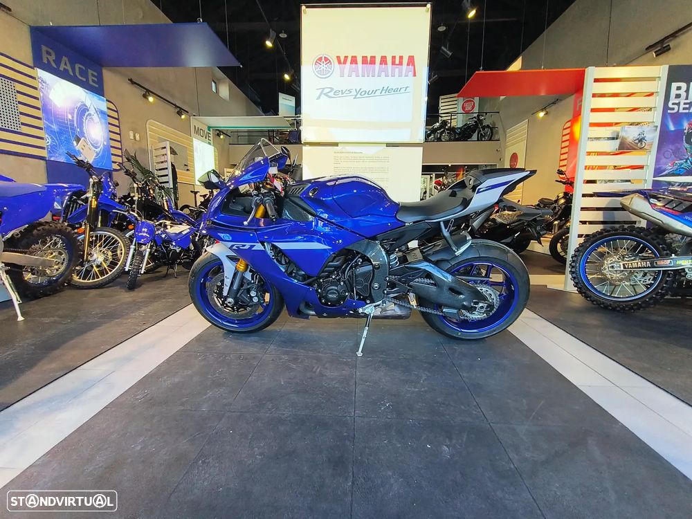Yamaha YZF R1 - 12