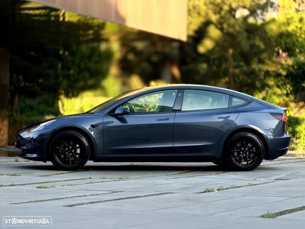 Tesla Model 3 - 9
